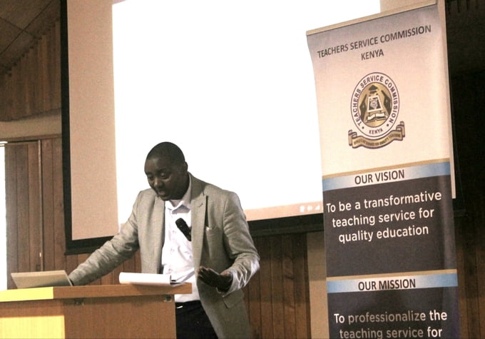 Dr Benson Njoroge from Mt. Kenya University makes a presentation on Teacher Professional Development online interaction during the 3rd day of TSC workshop on TPD with service providers. 